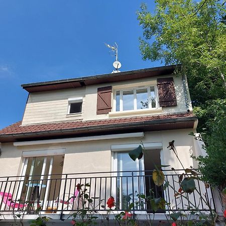 Chalet Fleuve Avec Parking-Barbecue Yerres Exterior foto